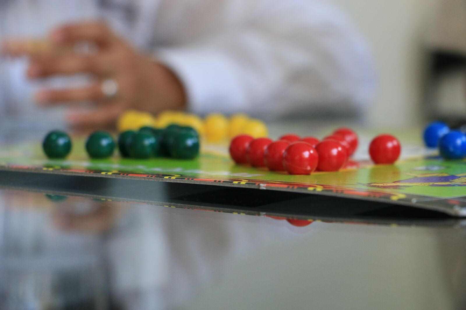 Canon EOS 70D sample photo. Play, table, marbles photography