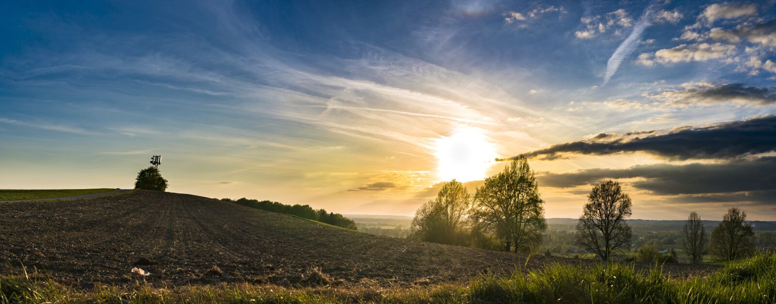 Sony a6300 + Sigma 30mm F2.8 EX DN sample photo. Calm, clouds, countryside, dawn photography