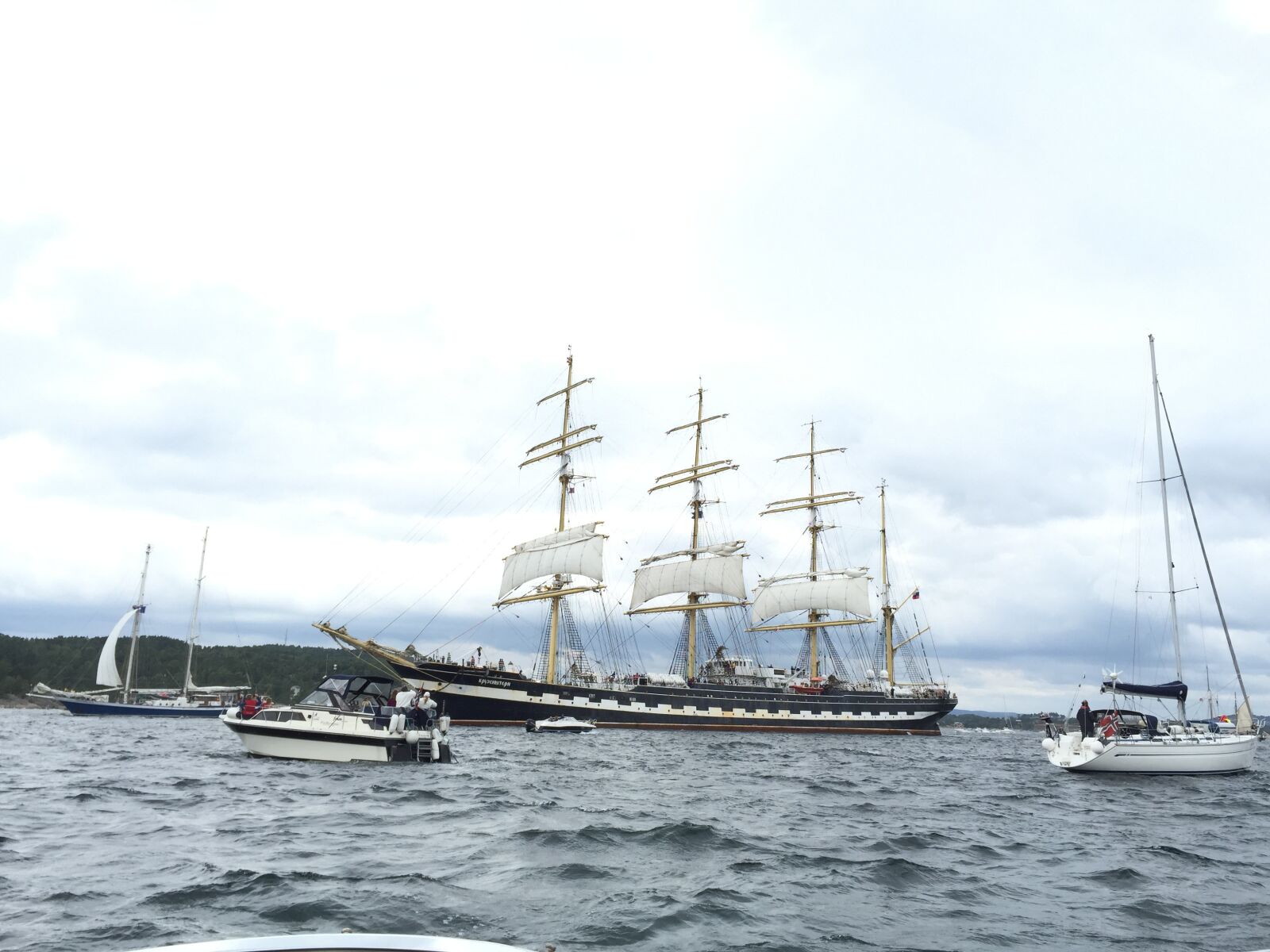 iPhone 6 back camera 4.15mm f/2.2 sample photo. Sailing ship, the tall photography