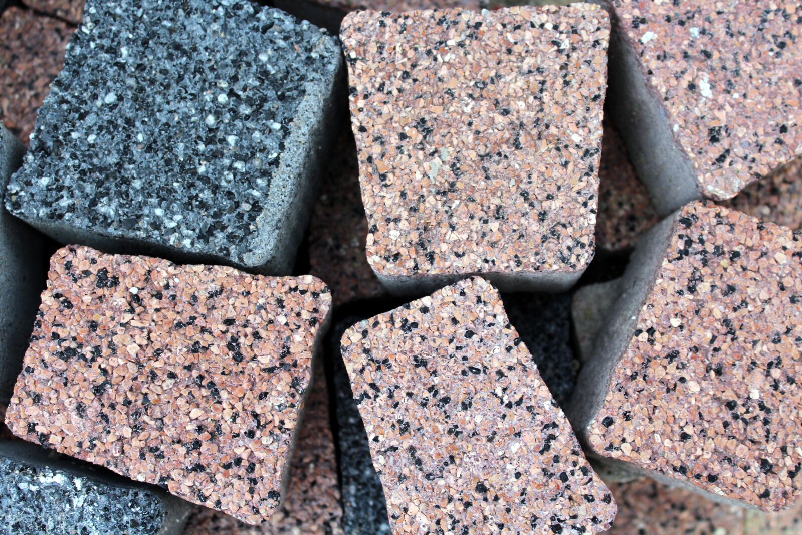 Canon EOS 1200D (EOS Rebel T5 / EOS Kiss X70 / EOS Hi) sample photo. Cube, paving slabs, pavement photography