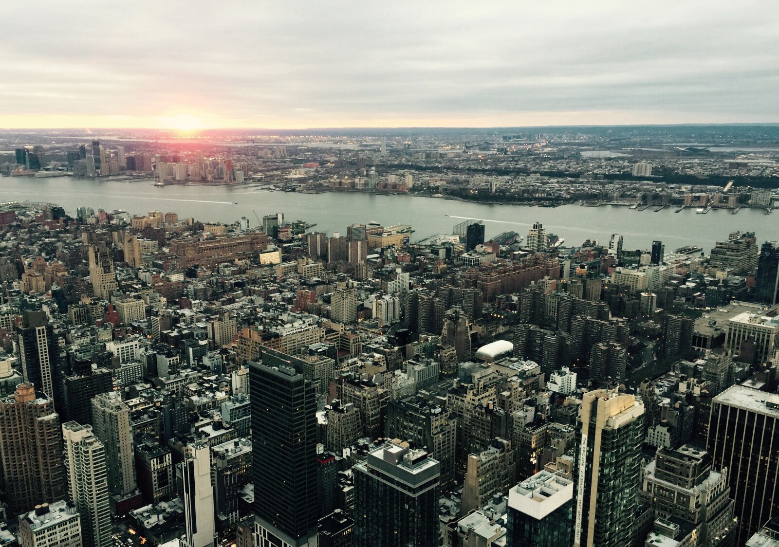 iPhone 6 Plus back camera 4.15mm f/2.2 sample photo. Nyc, city line, building photography