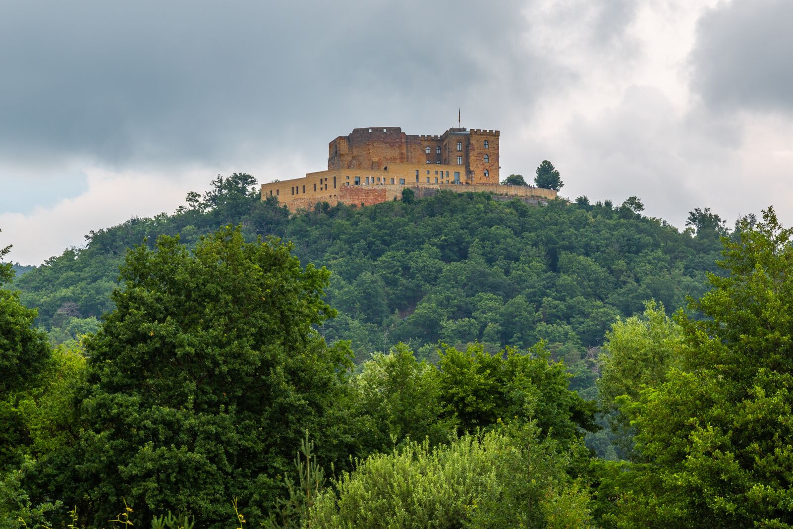 Canon EF 24-105mm F4L IS USM sample photo. Hambach, hambach castle, palatinate photography