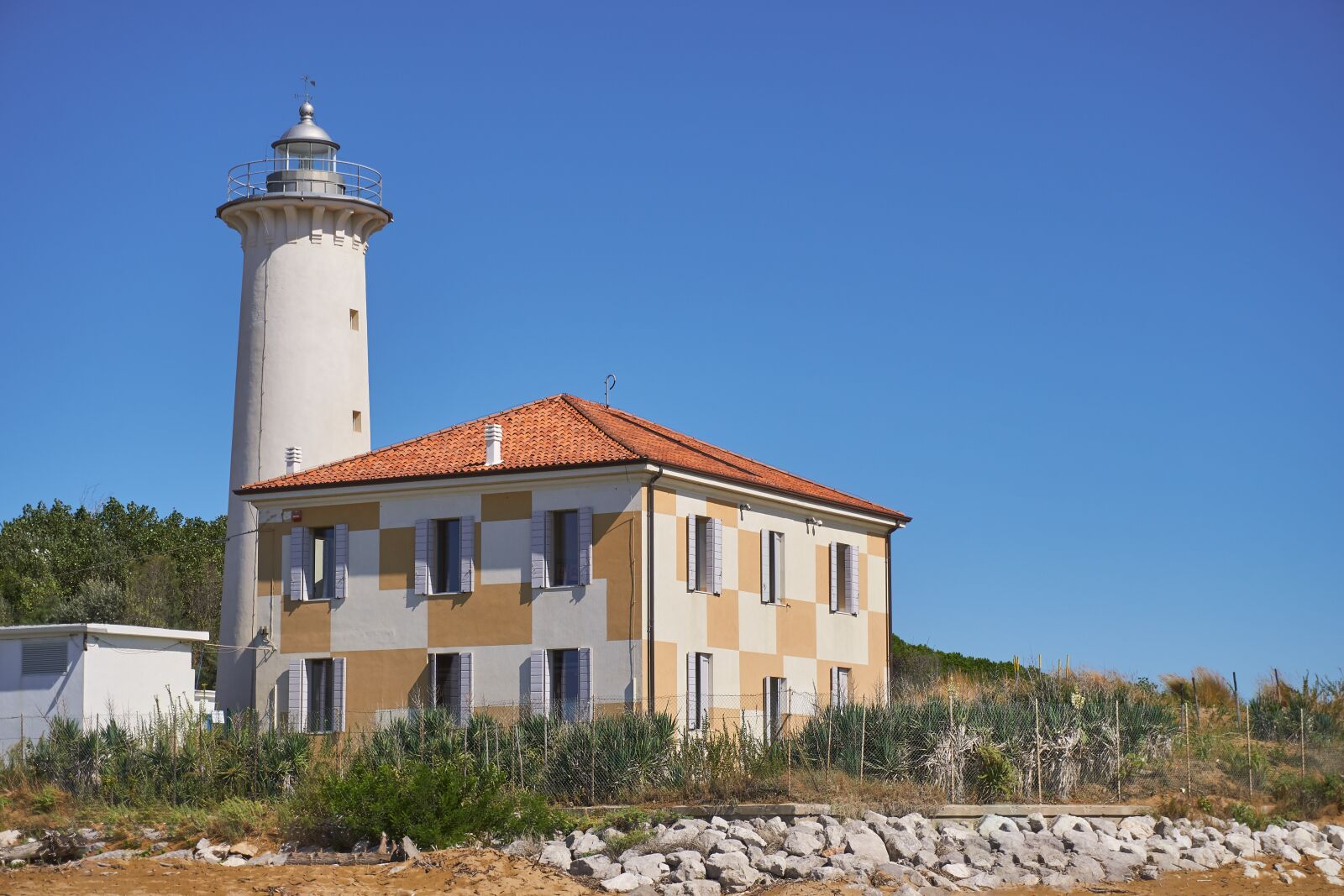 Sony a6400 sample photo. Lighthouse, sun, sky photography