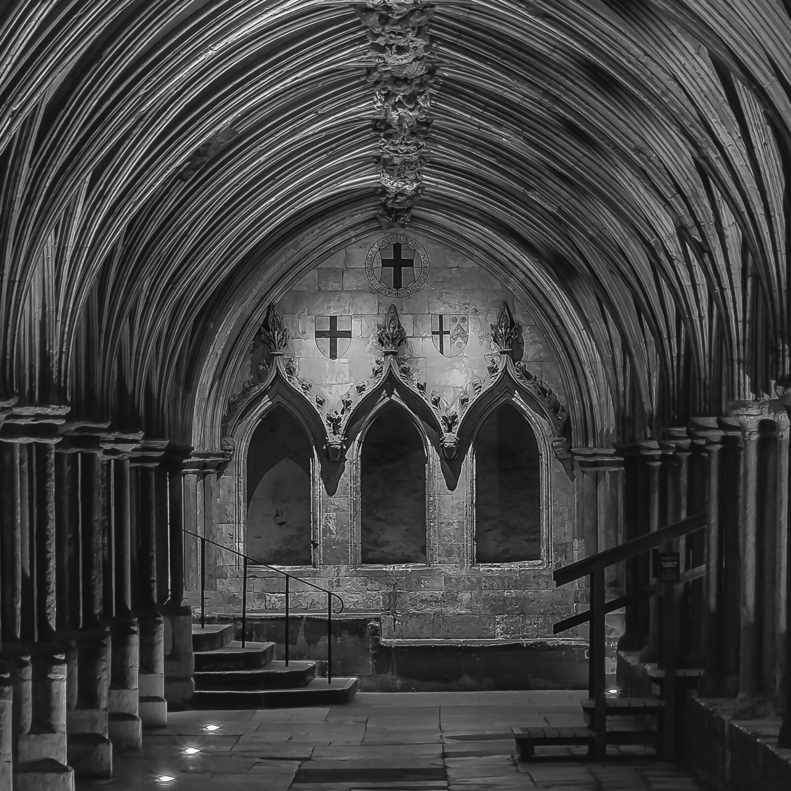 Canon EF75-300mm f/4-5.6 sample photo. Norwich, cathedral, arch photography