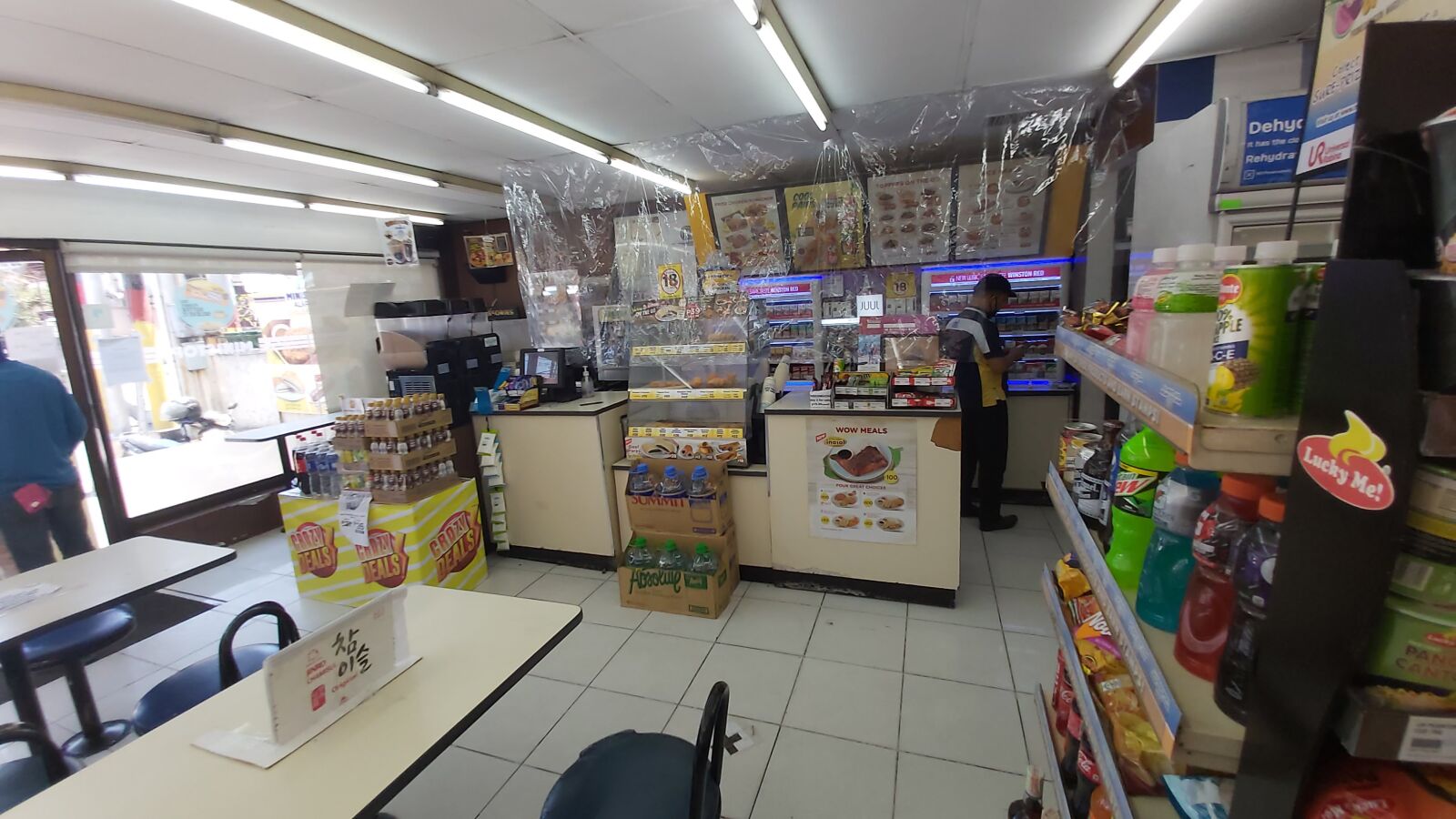 Samsung Galaxy A70 sample photo. Store during pandemic, covid-19 photography