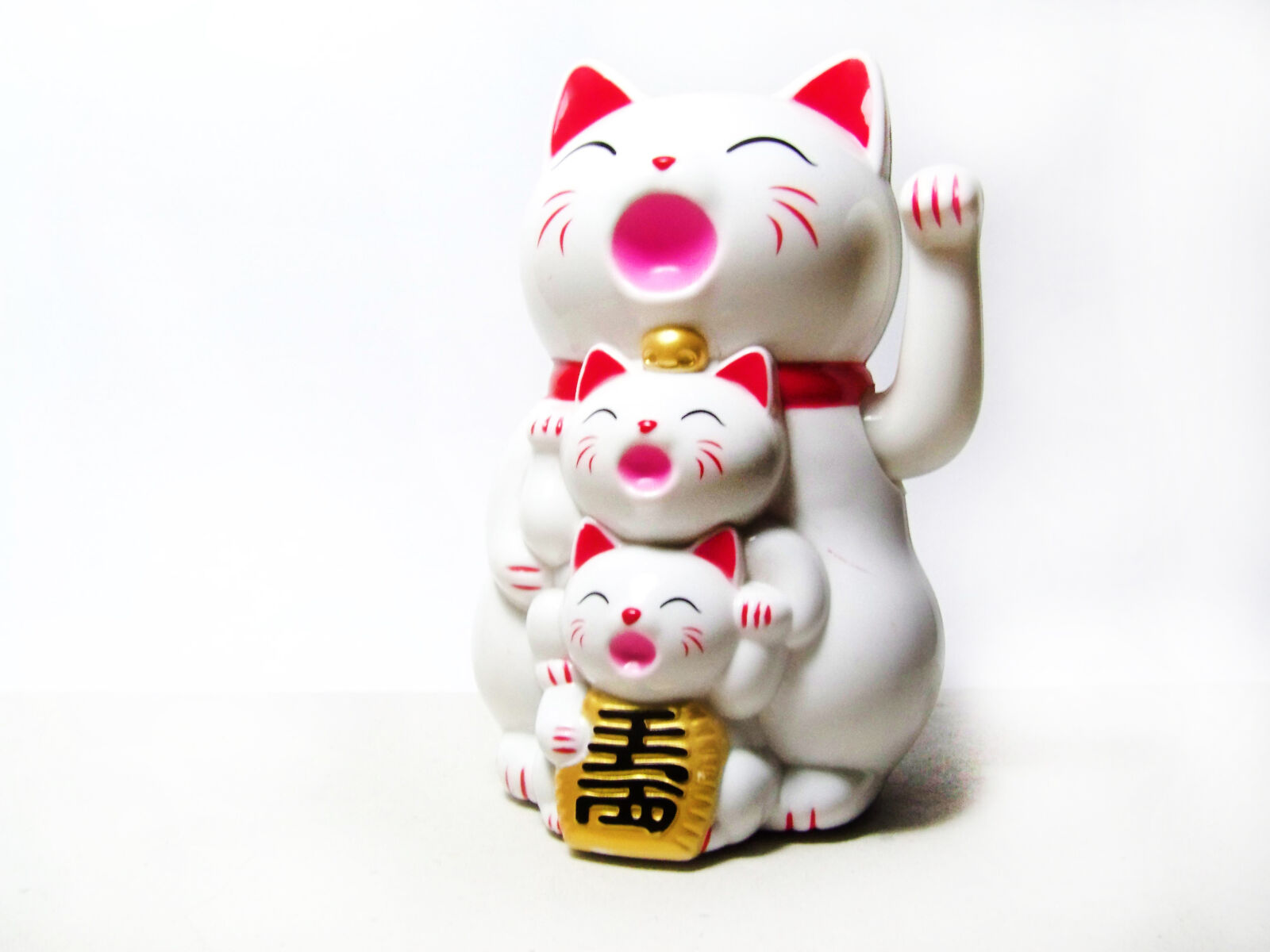 Kodak EASYSHARE ZD710 ZOOM DIGITAL CAMERA sample photo. Cat, cats, manekyneko, toys photography