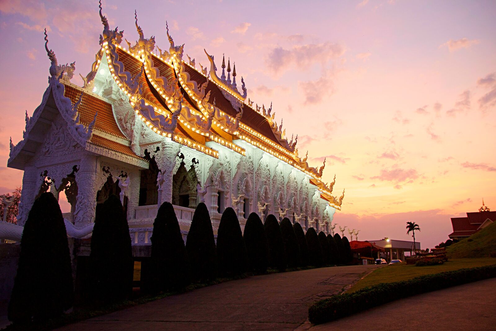 Canon EOS 600D (Rebel EOS T3i / EOS Kiss X5) sample photo. Thailand, wat huay pla photography