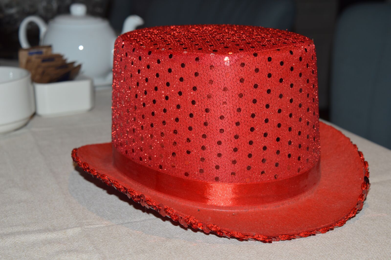 Nikon D3200 sample photo. Hat, red, shine photography