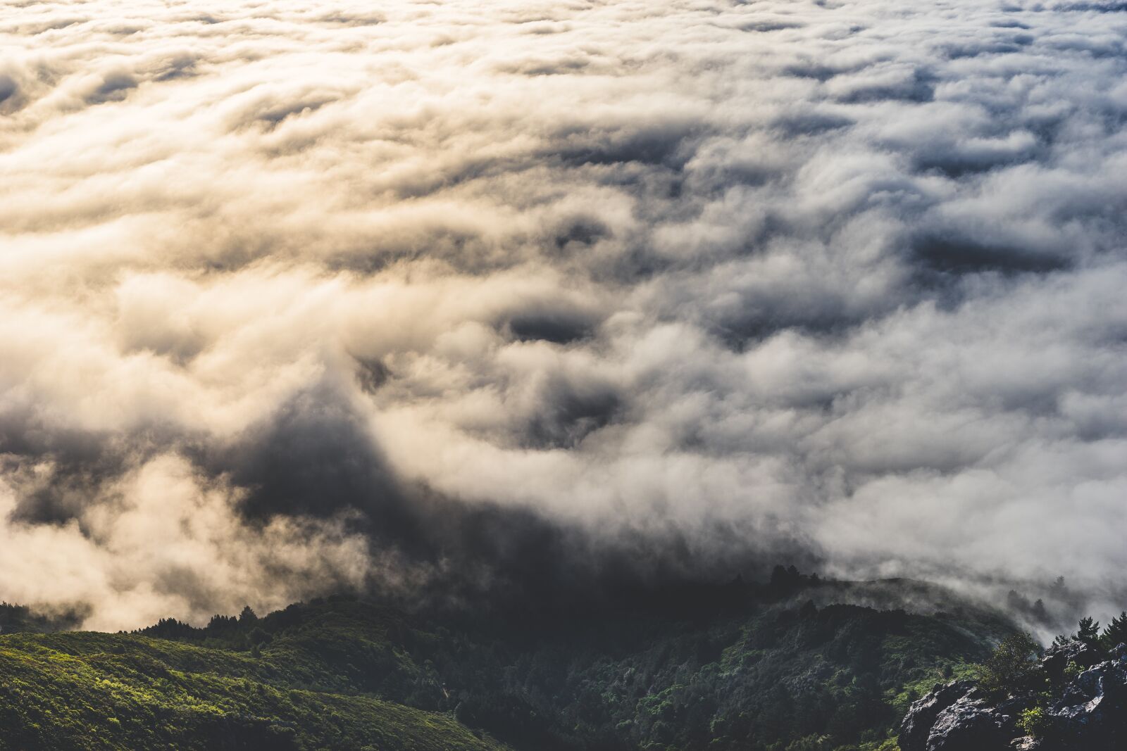 Sony a7 II + Sony FE 50mm F1.8 sample photo. Clouds, landscape, mountain photography