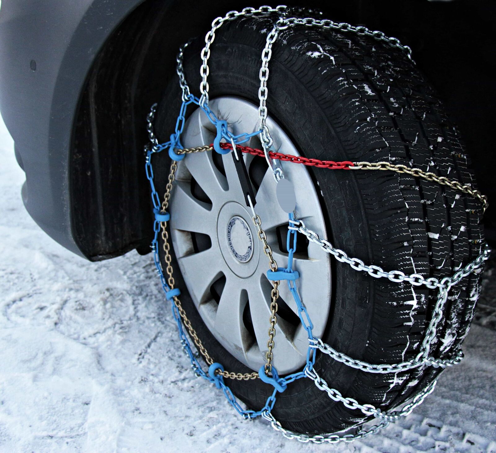 Canon EOS 100D (EOS Rebel SL1 / EOS Kiss X7) sample photo. Winter, wheel, vehicle, car photography