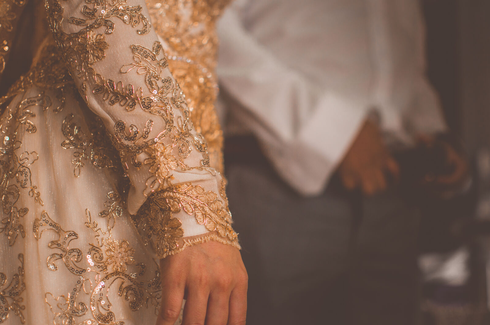 Nikon D3200 + Nikon AF-S DX Nikkor 35mm F1.8G sample photo. Adult, beads, blur, ceremony photography