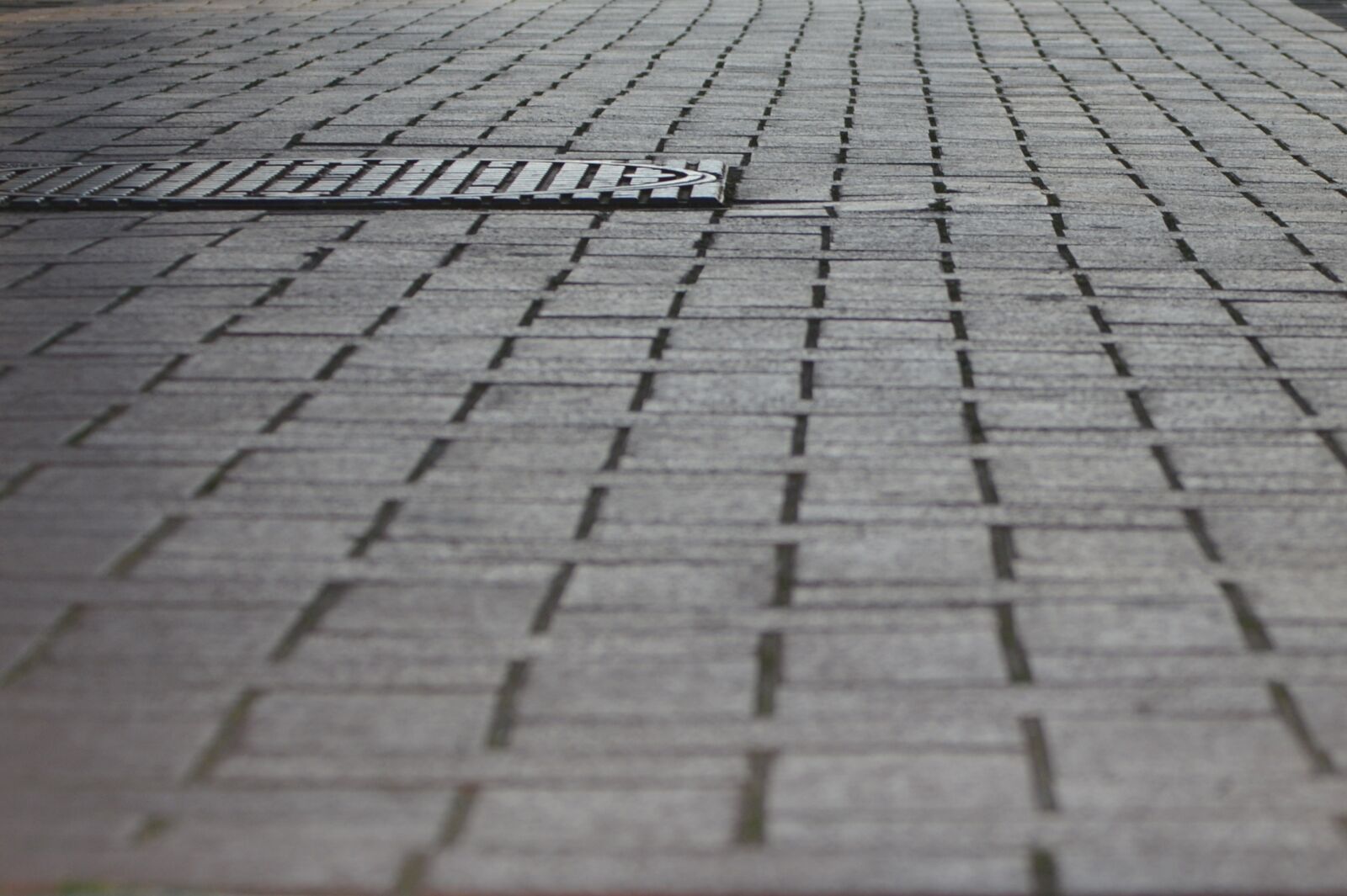 Nikon D5200 sample photo. Tiles, street, architecture photography