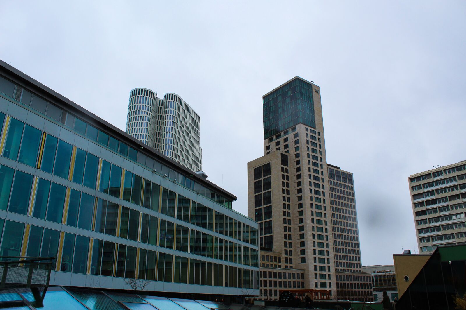 Canon EOS 1300D (EOS Rebel T6 / EOS Kiss X80) sample photo. Architecture, city, skyscraper photography