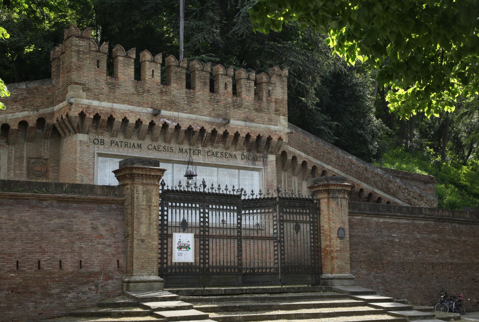 Canon EOS 5D Mark II sample photo. Monument, cesena photography