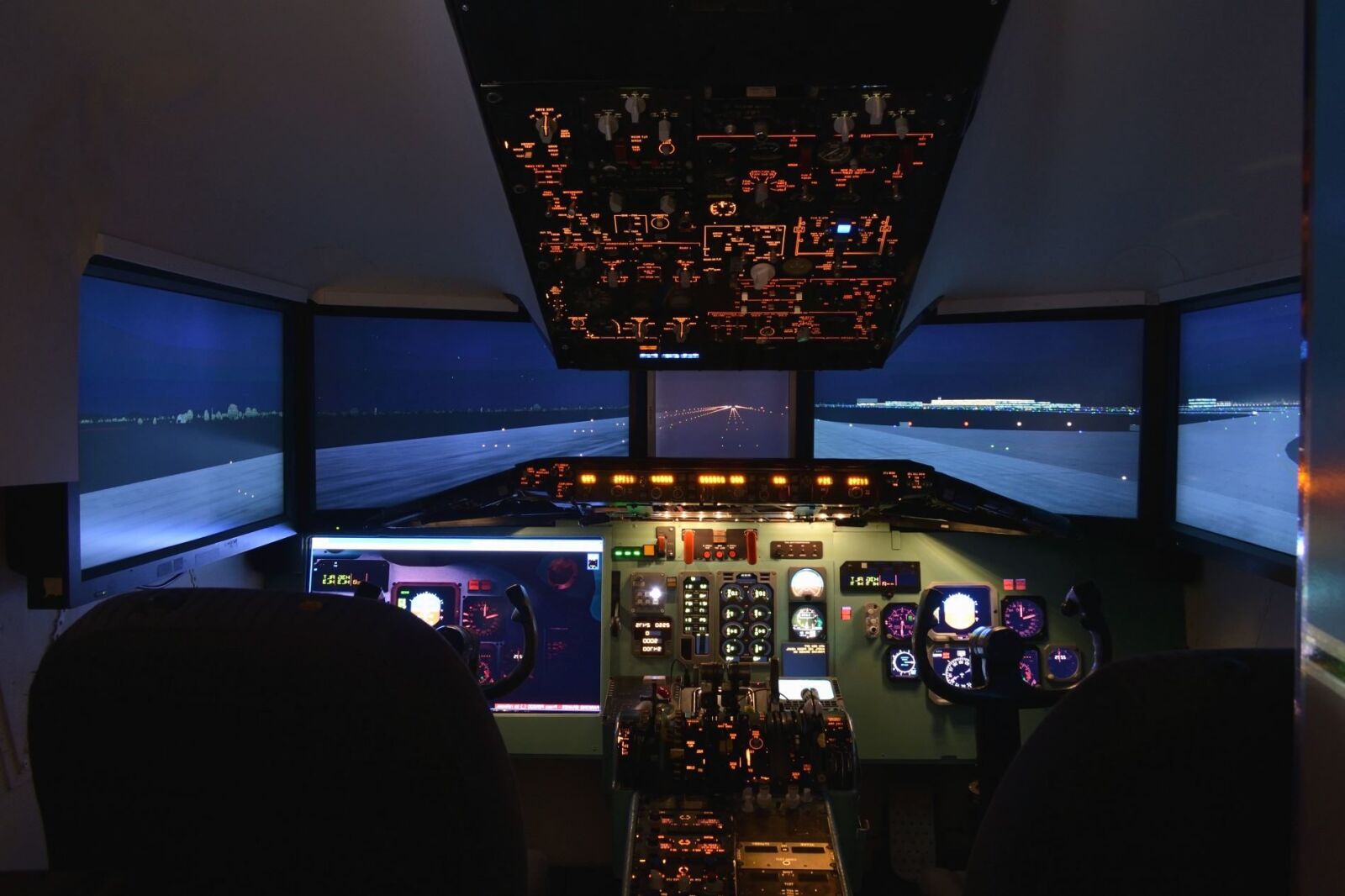 Nikon D5200 sample photo. Electronics, aviation, runway, night photography