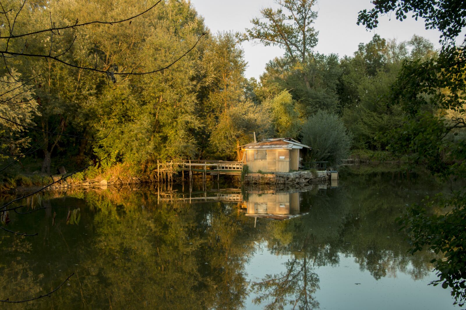 Canon EOS 70D sample photo. House, river, water photography
