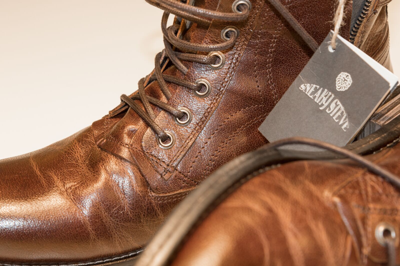 Canon EOS 7D Mark II sample photo. Shoes, leather, brown photography