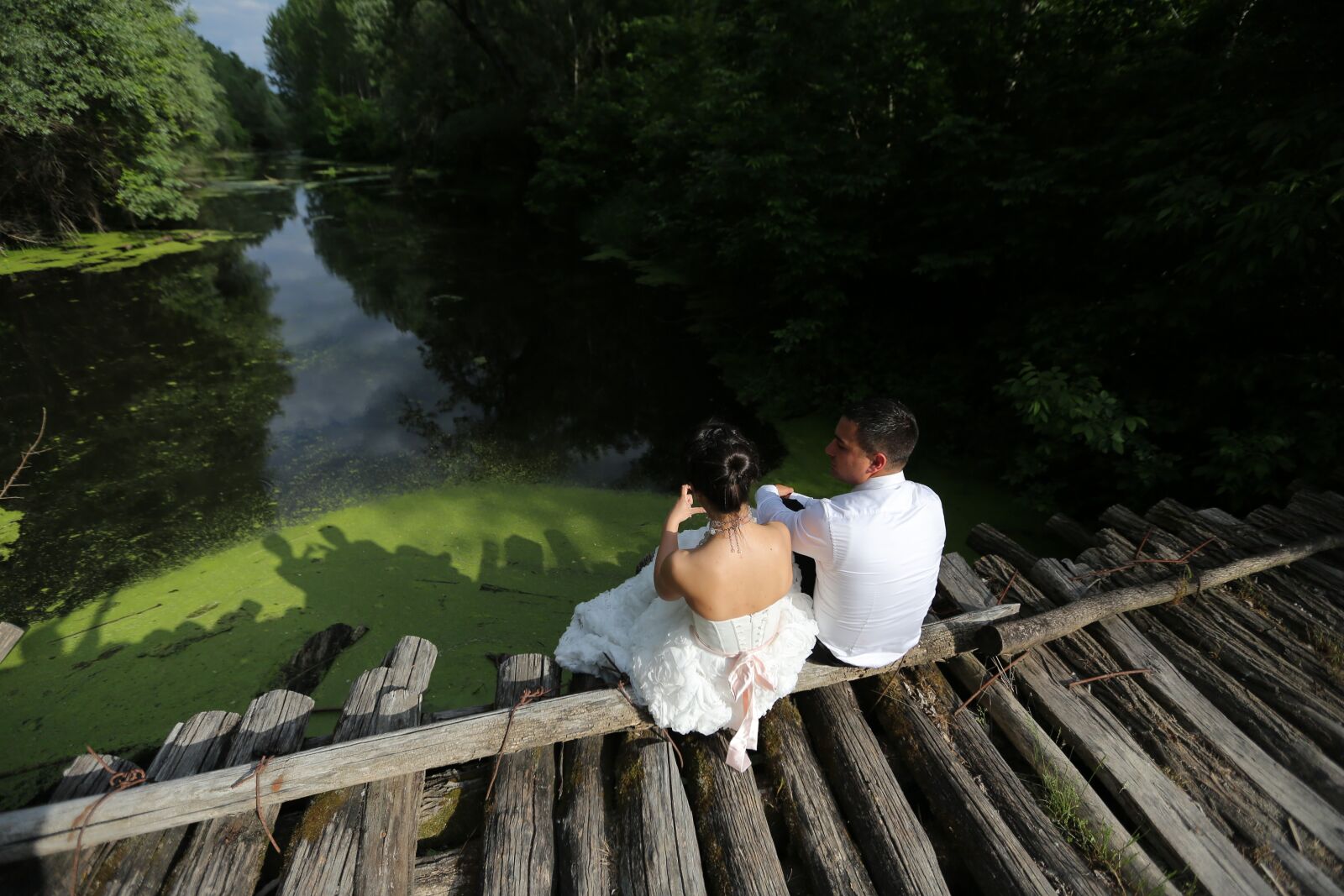 Canon EF 16-35mm F2.8L II USM sample photo. Bride, wedding dress, groom photography