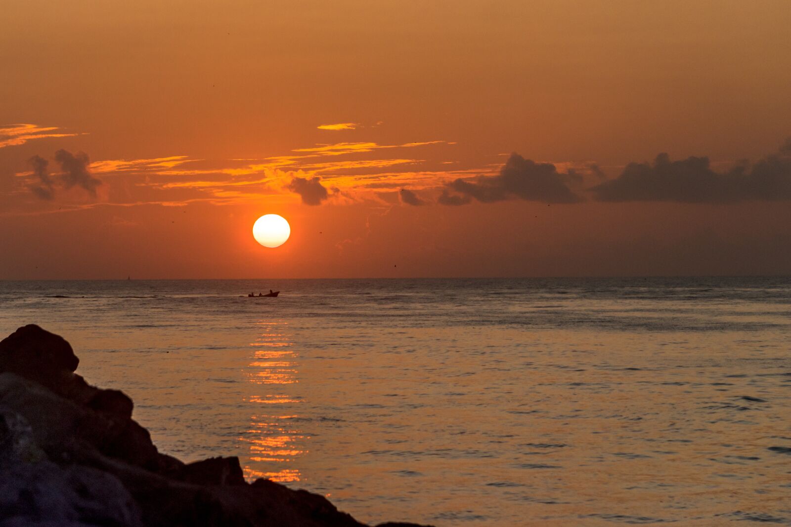 Nikon D5500 sample photo. Sunday, sun, ocean photography