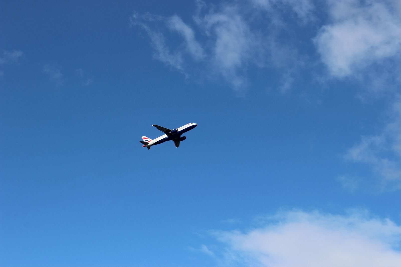Canon EOS 600D (Rebel EOS T3i / EOS Kiss X5) sample photo. Aircraft, sky, flying photography