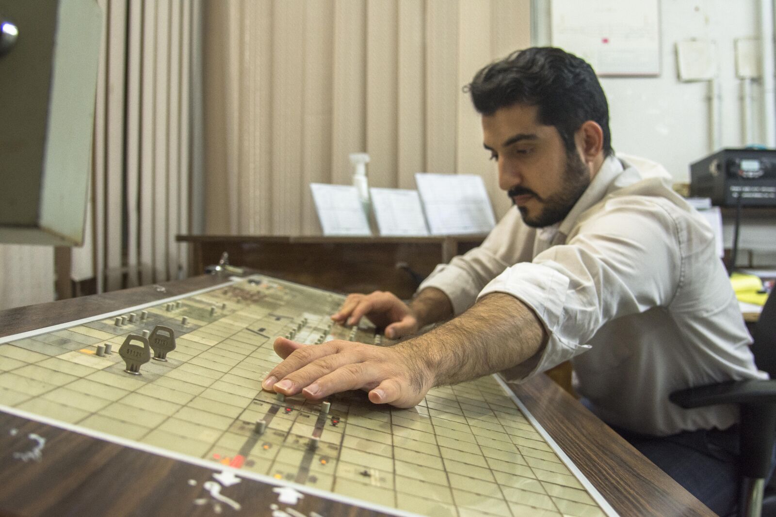 Nikon D7200 sample photo. Station, iran railway, compliance photography