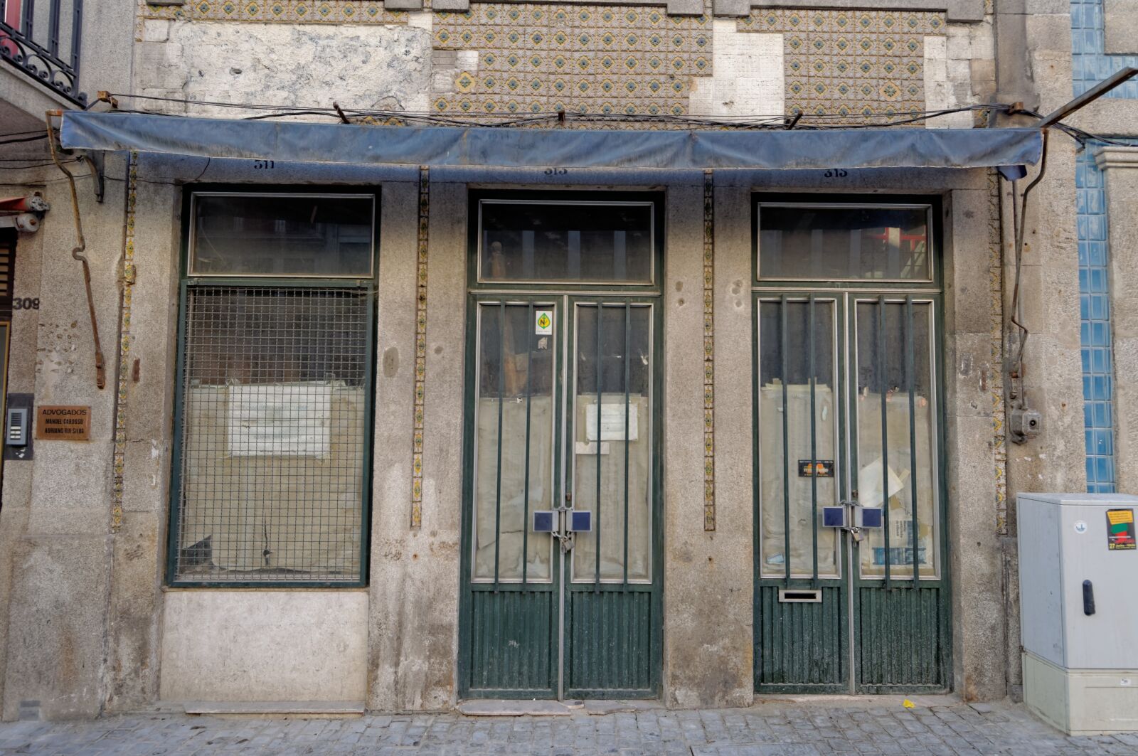 Nikon D90 sample photo. Porto, abandoned, business photography