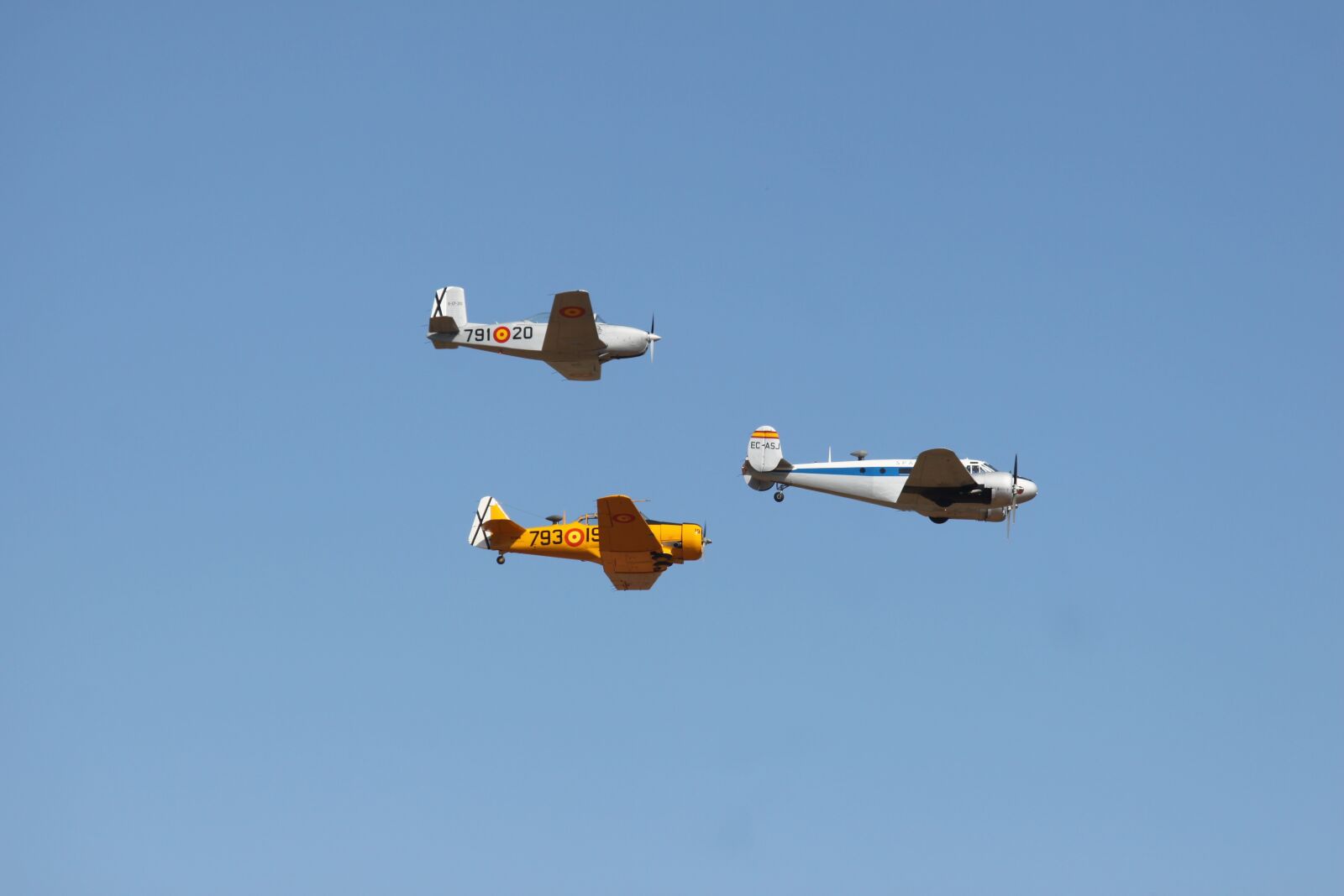 Canon EOS 50D sample photo. Plane, aircraft, flight photography
