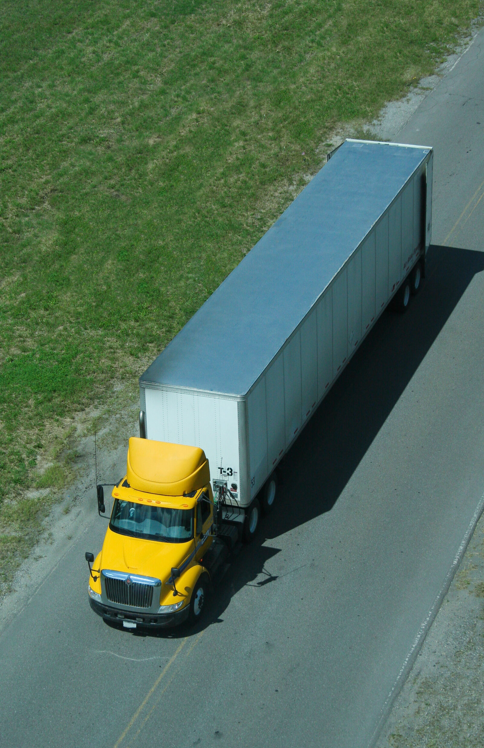 Canon EOS 20D sample photo. Truck photography