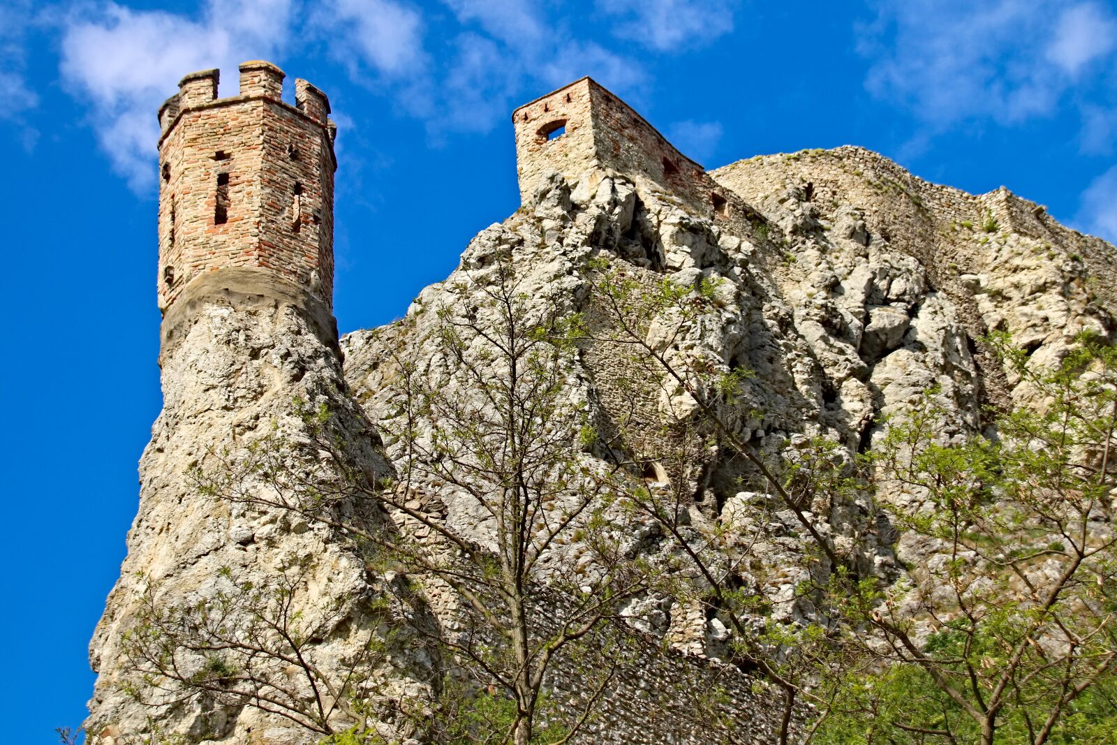 Canon EOS 77D (EOS 9000D / EOS 770D) sample photo. Castle, ruins, tower photography