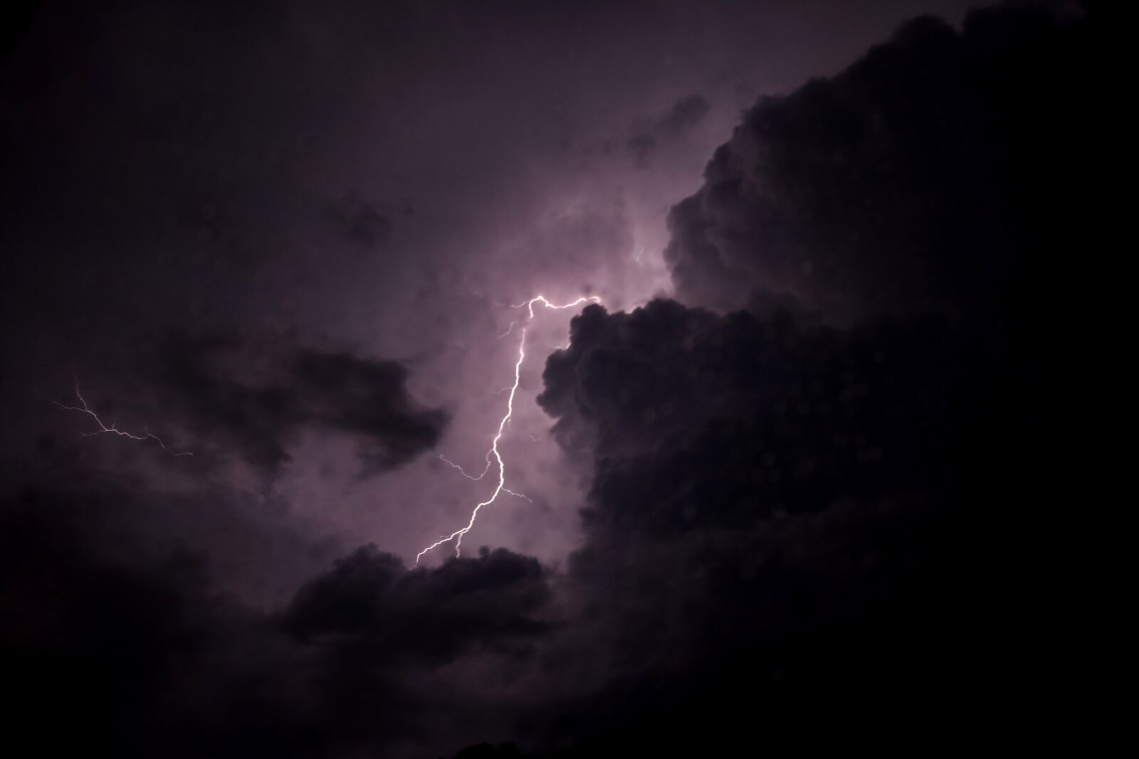 Canon EOS 750D (EOS Rebel T6i / EOS Kiss X8i) sample photo. Storm, lightening, da photography