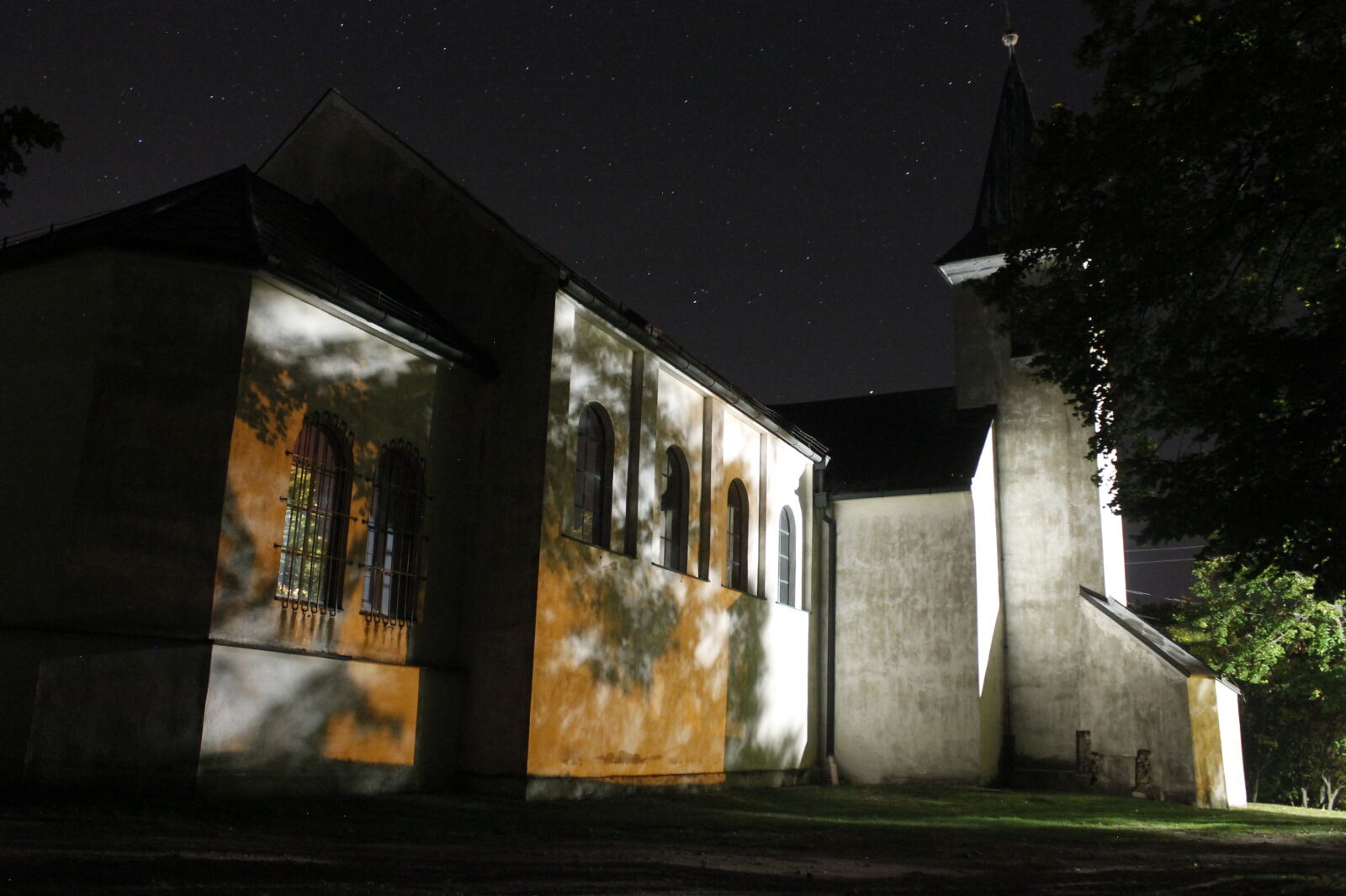Canon EOS 1100D (EOS Rebel T3 / EOS Kiss X50) sample photo. Church, stars, tree photography