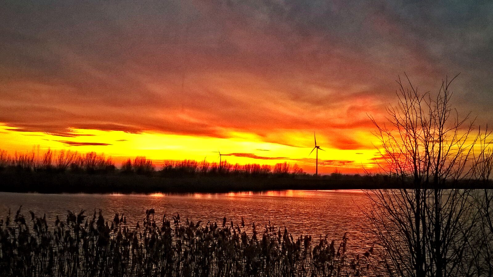 Nokia Lumia 830 sample photo. Clouds, dawn, dusk, evening photography