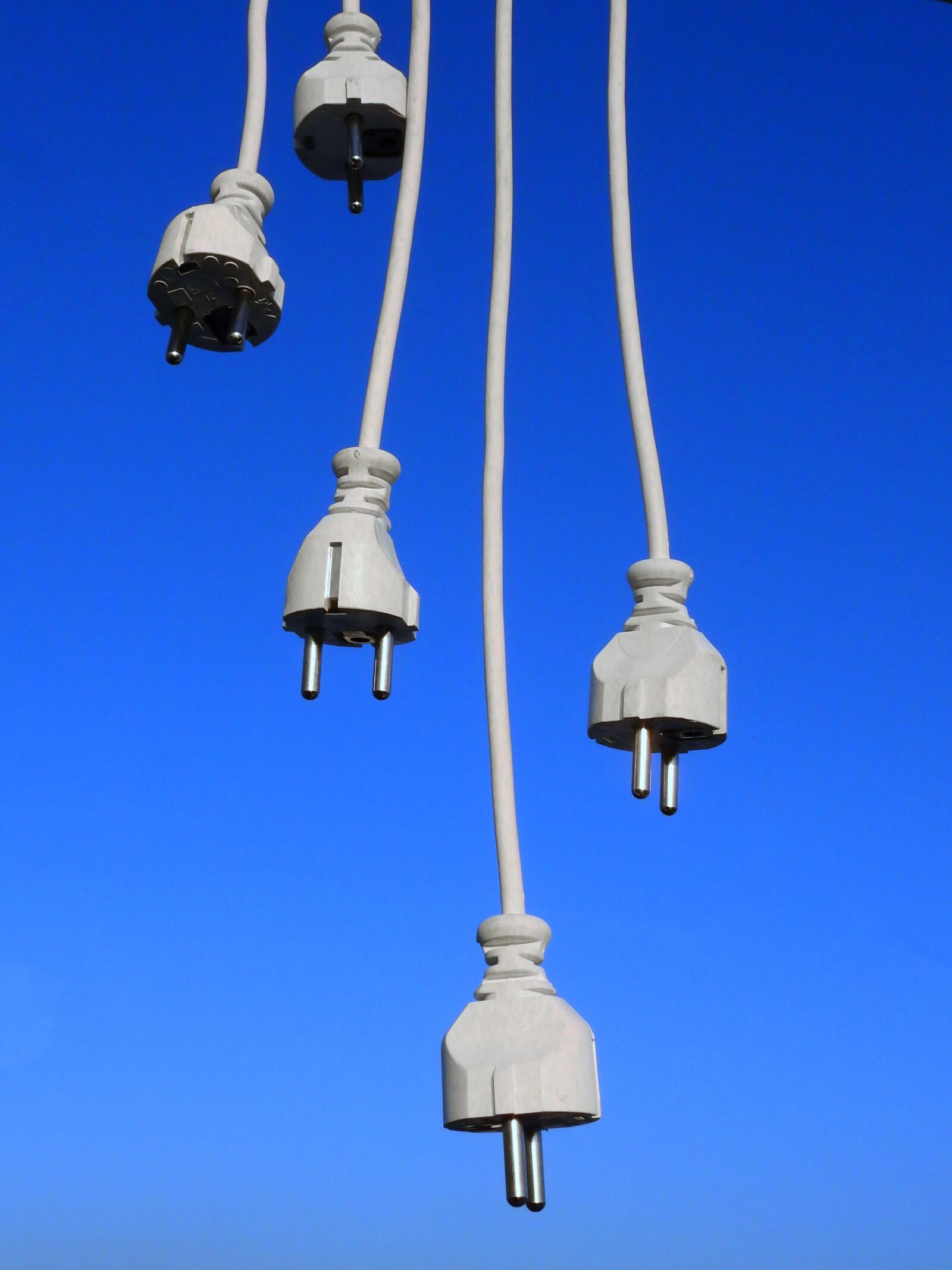 Nikon Coolpix P900 sample photo. Plug, cable, line photography