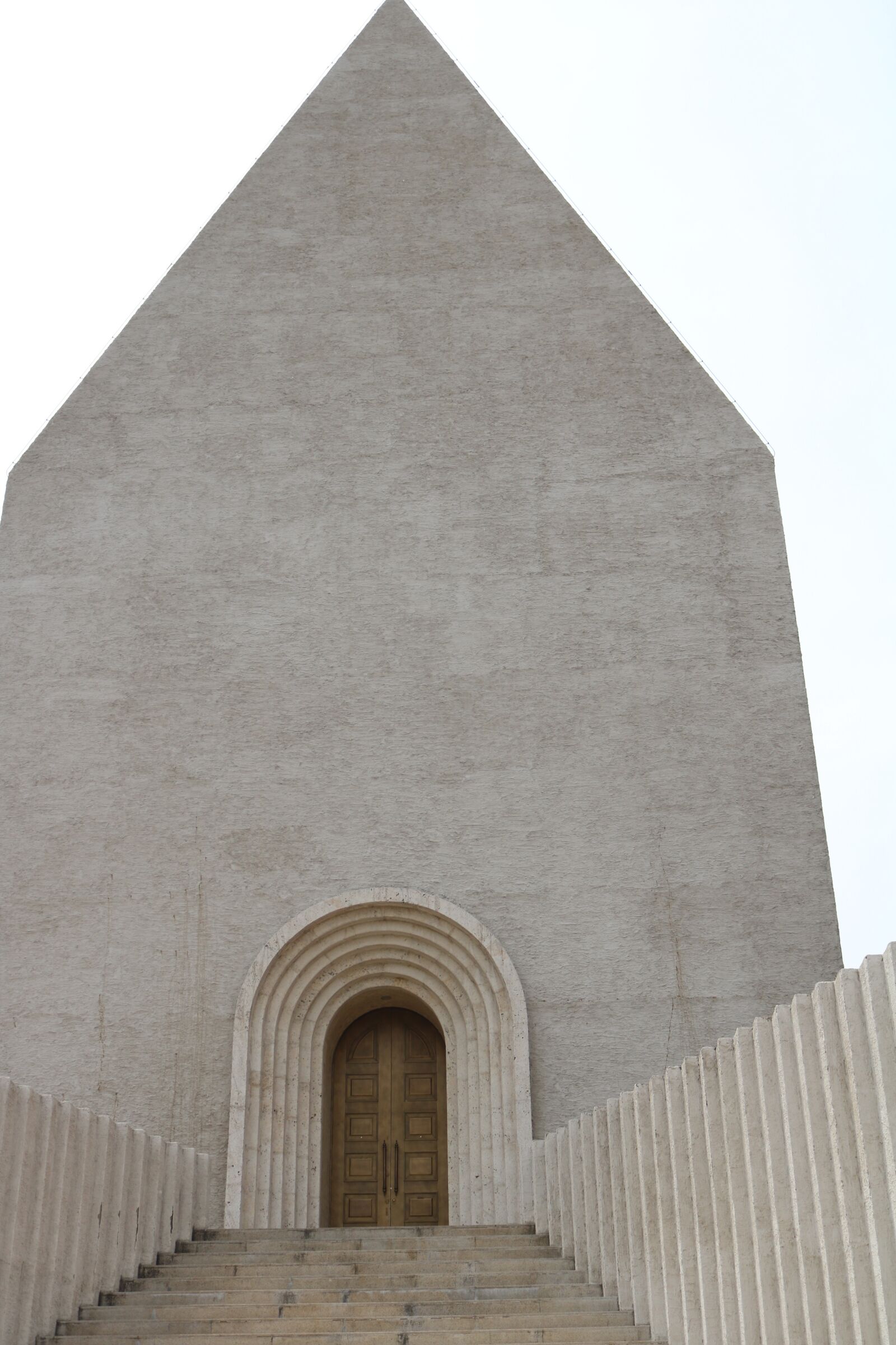 Canon EOS 750D (EOS Rebel T6i / EOS Kiss X8i) sample photo. Building, chinese academy of photography