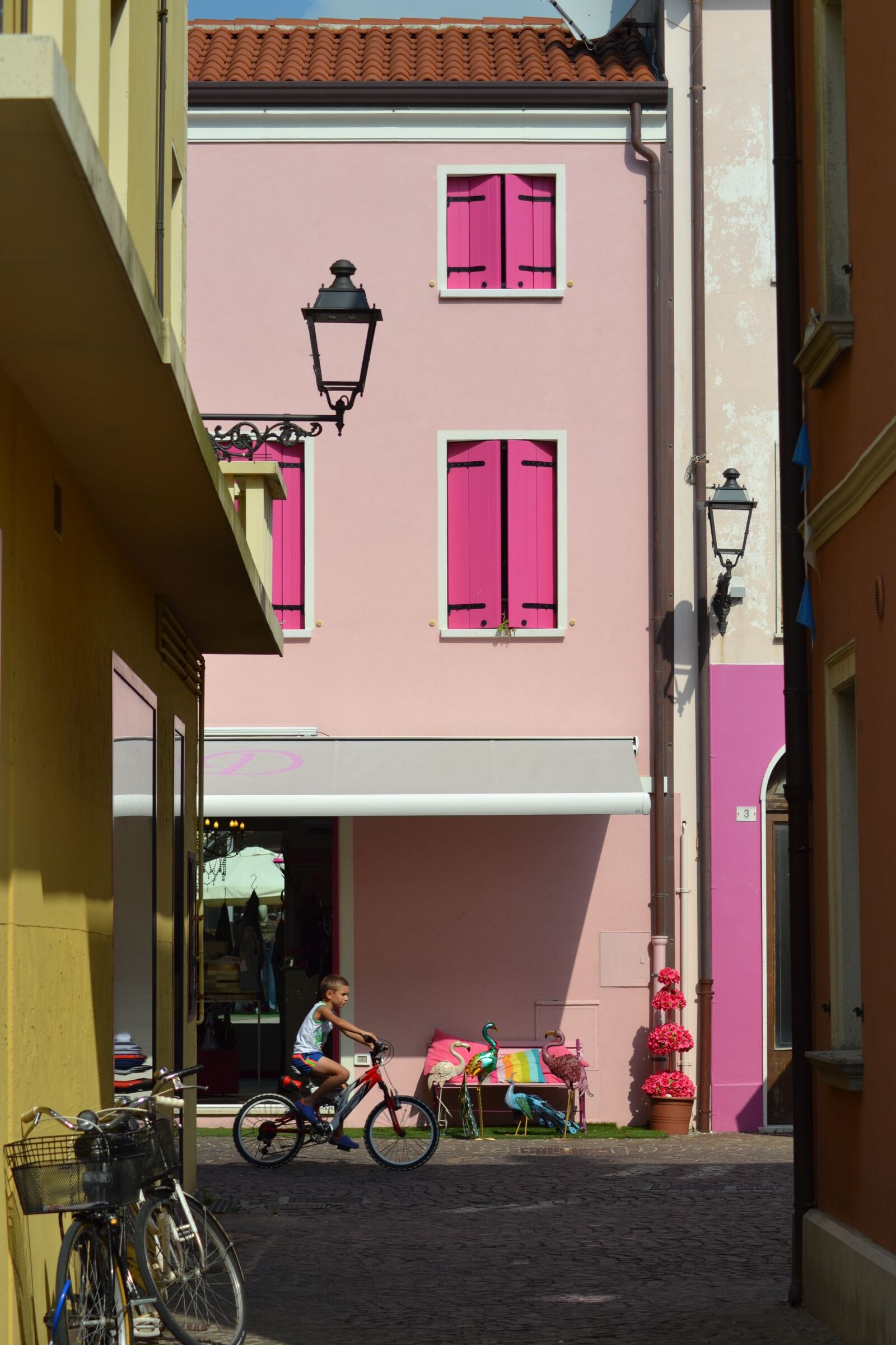 Nikon D3100 sample photo. Italy, alley, historic center photography