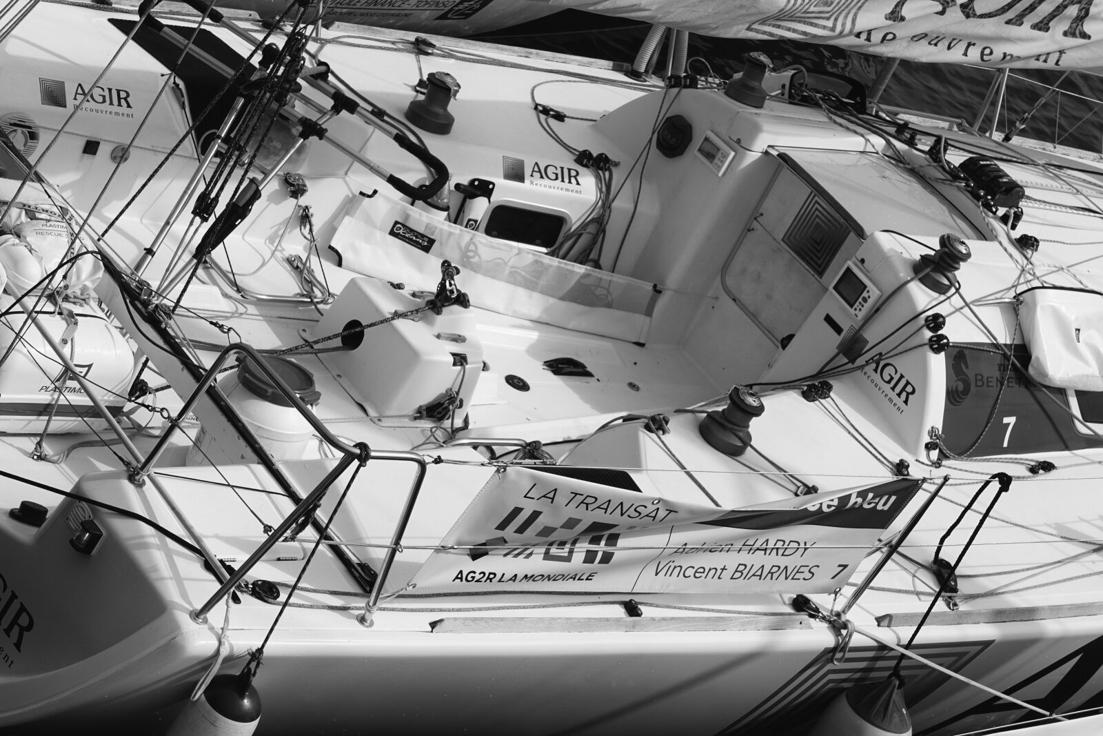 Sony E 55-210mm F4.5-6.3 OSS sample photo. White, and, black, boat photography