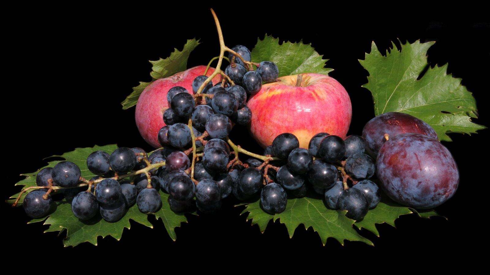 Canon PowerShot G15 sample photo. Fruit, apple, grapes photography