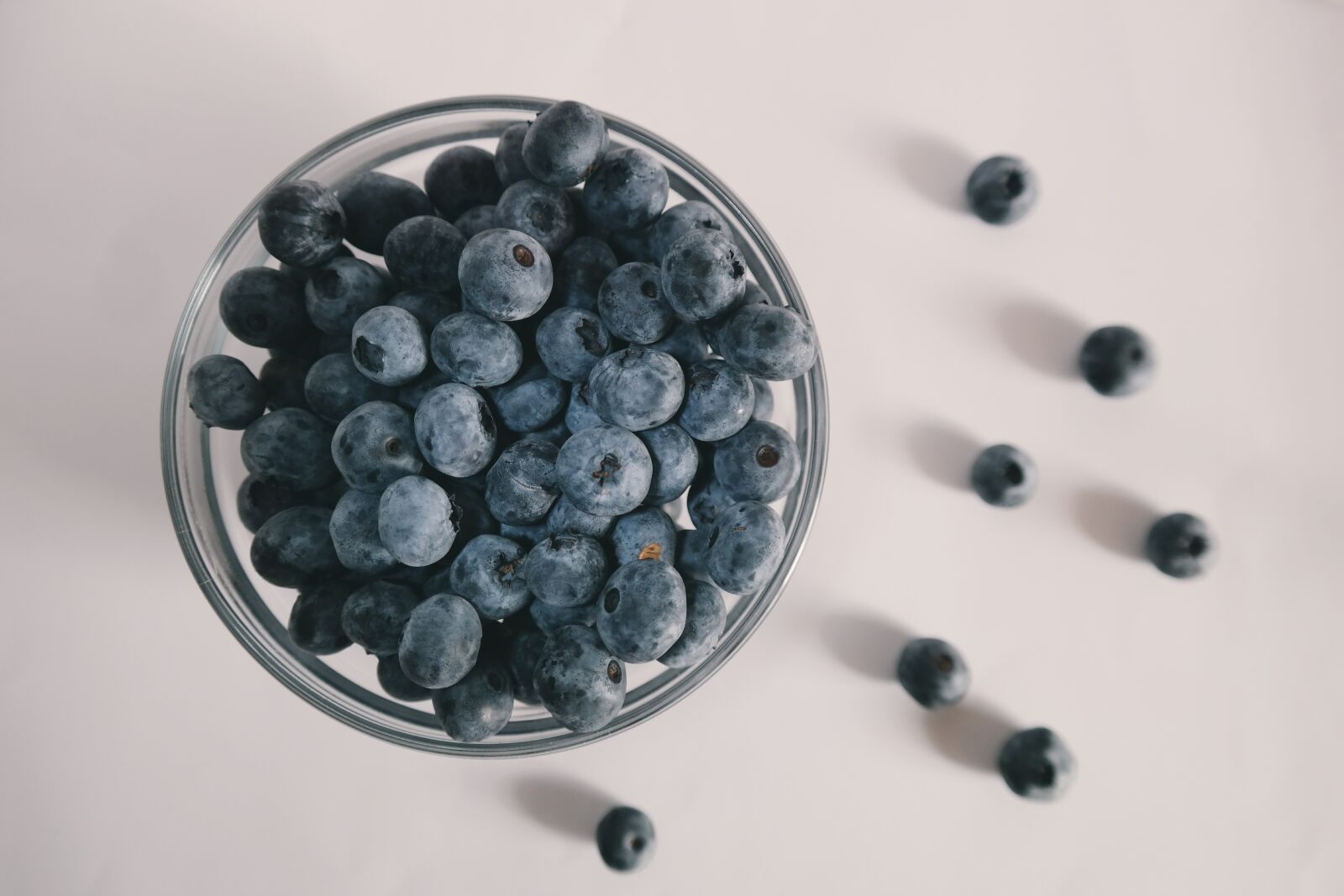 Samsung NX300 sample photo. Berries, blue, blueberries photography