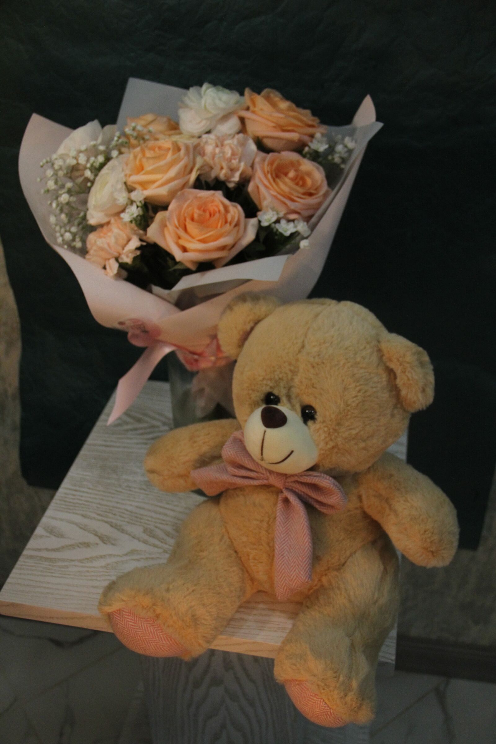 Canon EOS 7D sample photo. Bouquet, gentle, roses photography