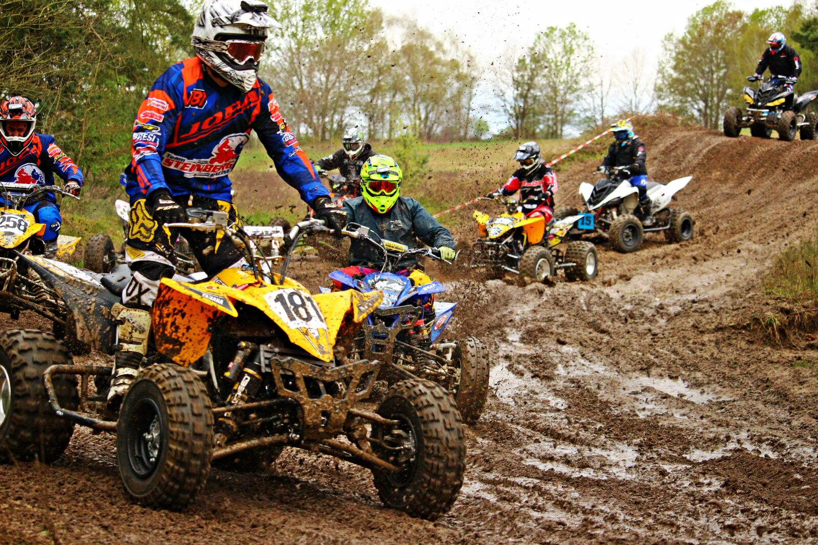 Canon EOS 100D (EOS Rebel SL1 / EOS Kiss X7) sample photo. Quad, mud, race photography