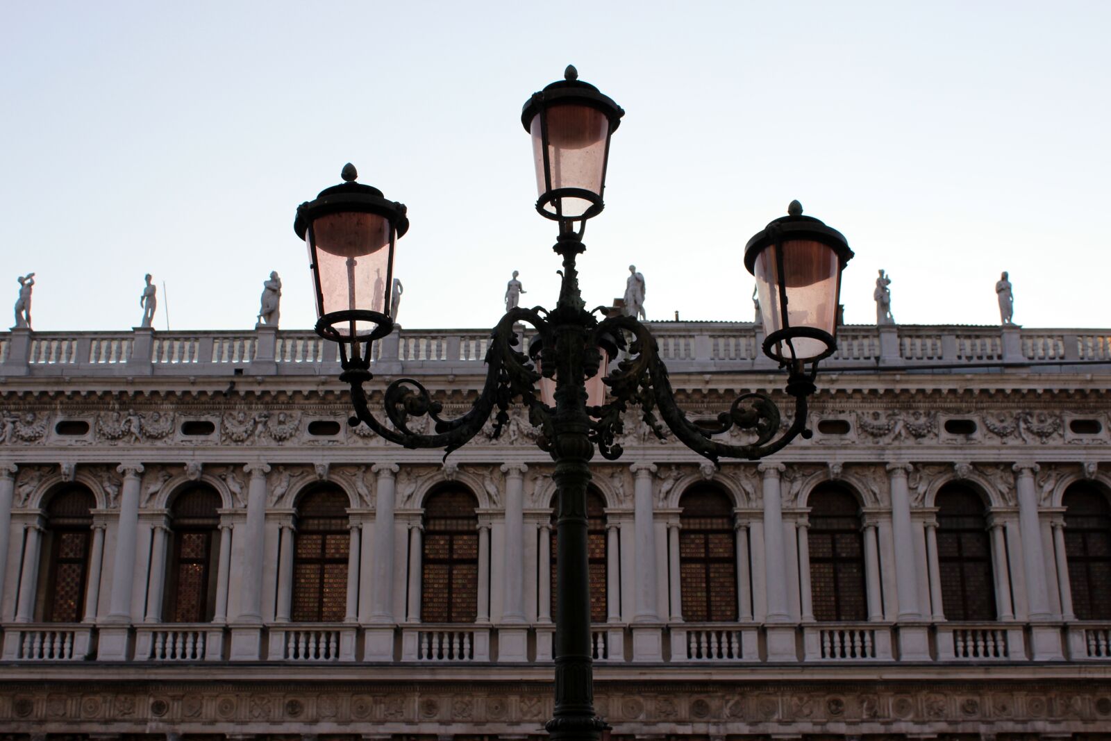 Canon EOS 600D (Rebel EOS T3i / EOS Kiss X5) sample photo. Lantern, historically, st mark's photography