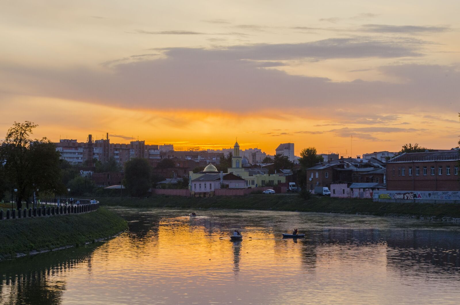 Nikon D5100 sample photo. Sunset, river, beach photography
