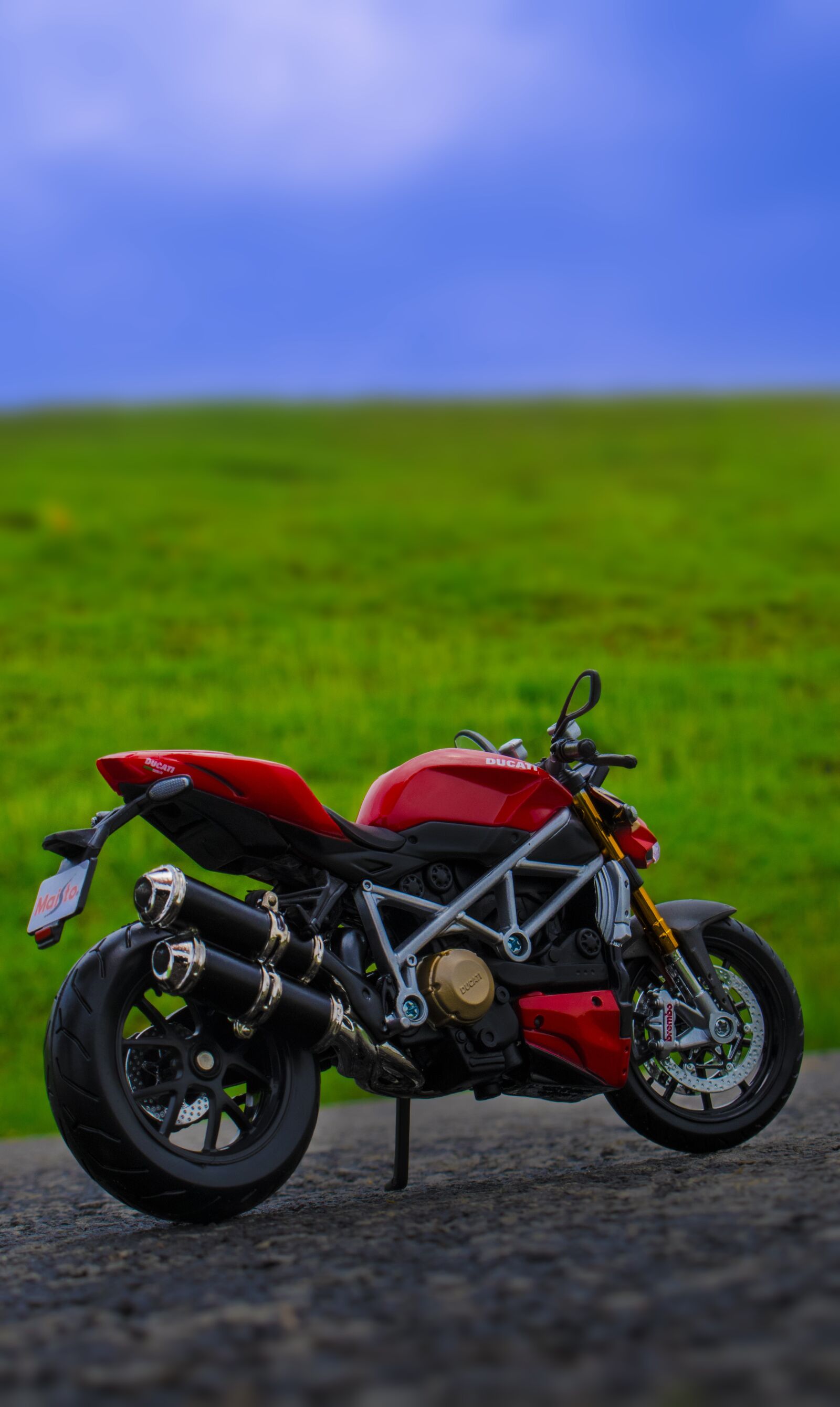 Canon EOS 80D sample photo. Ducati, maisto, diecast photography