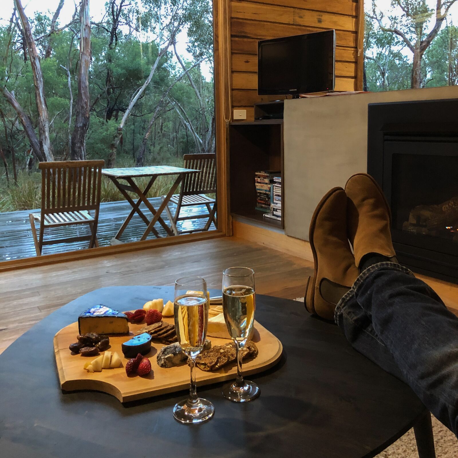 iPhone X back dual camera 4mm f/1.8 sample photo. Relaxing, relax, relaxation photography