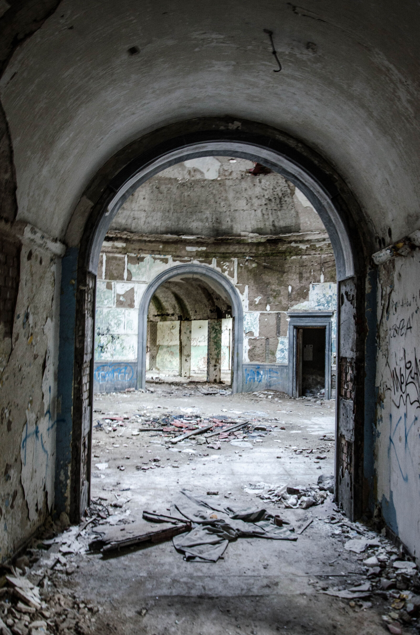 Nikon D5100 sample photo. Building, corridor, dirt, grunge photography