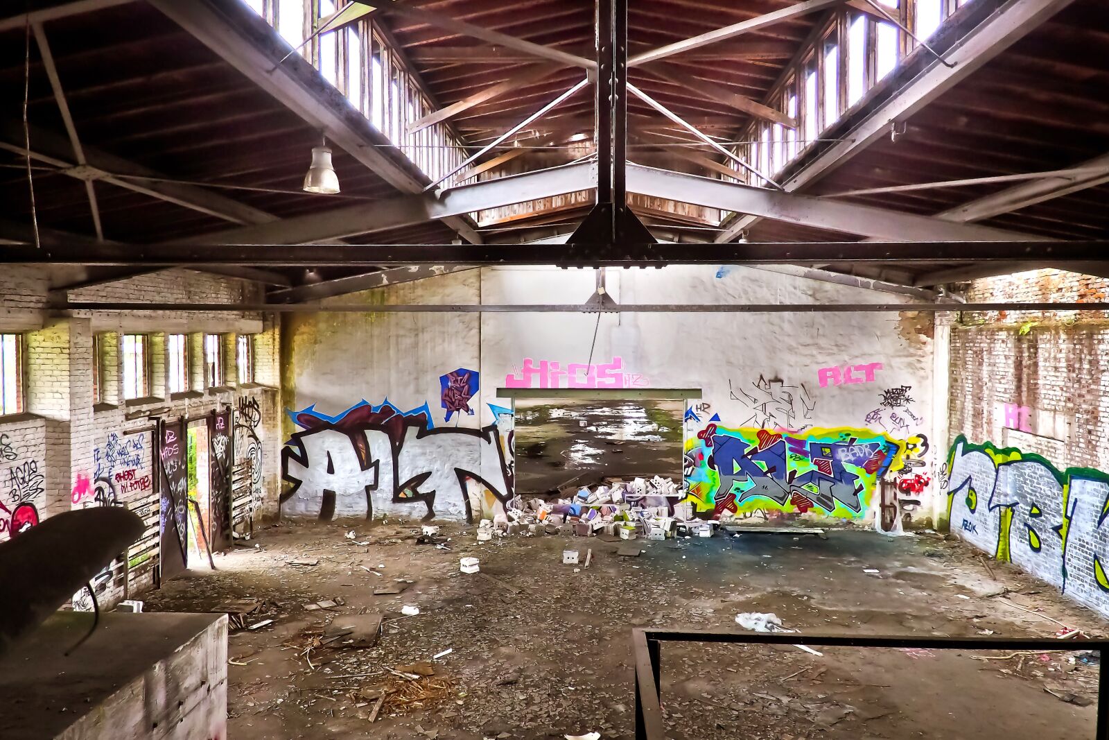 Olympus OM-D E-M10 sample photo. Lost places, old, decay photography