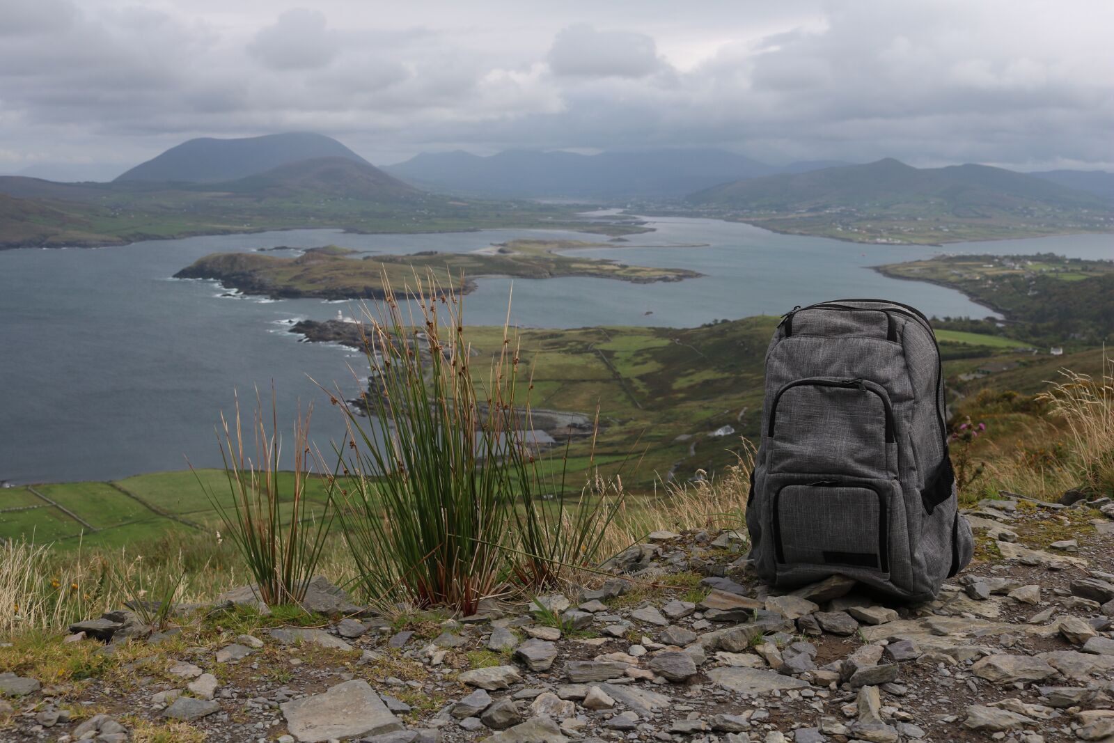 Canon EOS 750D (EOS Rebel T6i / EOS Kiss X8i) sample photo. Break, backpack, hike photography