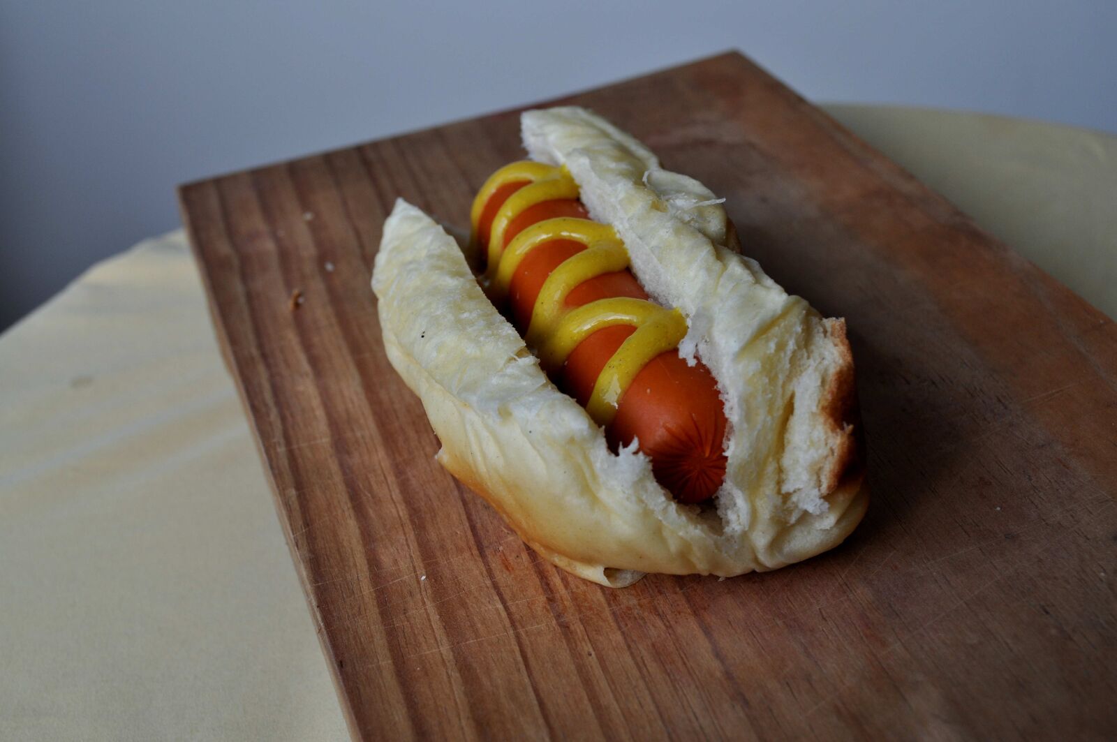 Nikon D5000 sample photo. Sandwich, sausage, mustard photography