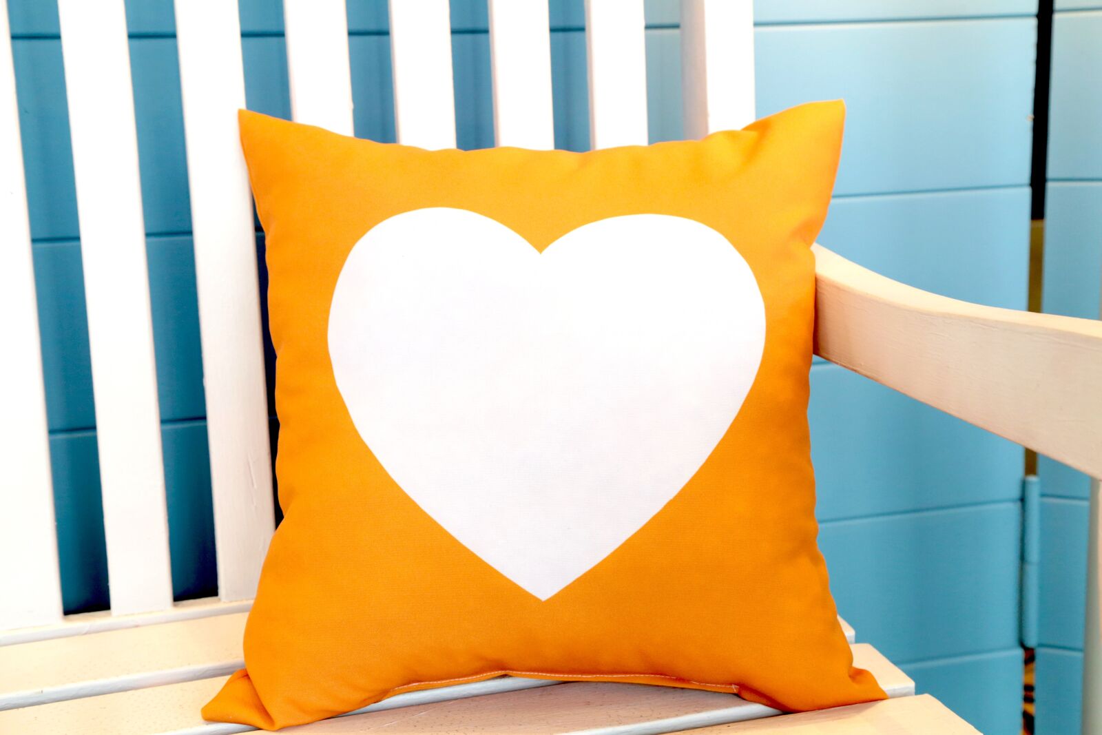 Canon EOS 6D + Canon EF 24-105mm F4L IS USM sample photo. Orange, heart, shape photography