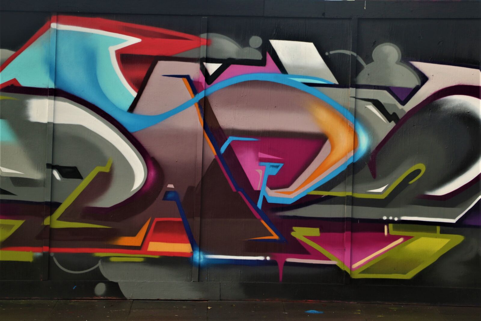 Canon EOS 7D Mark II sample photo. Graffiti, mural, street art photography